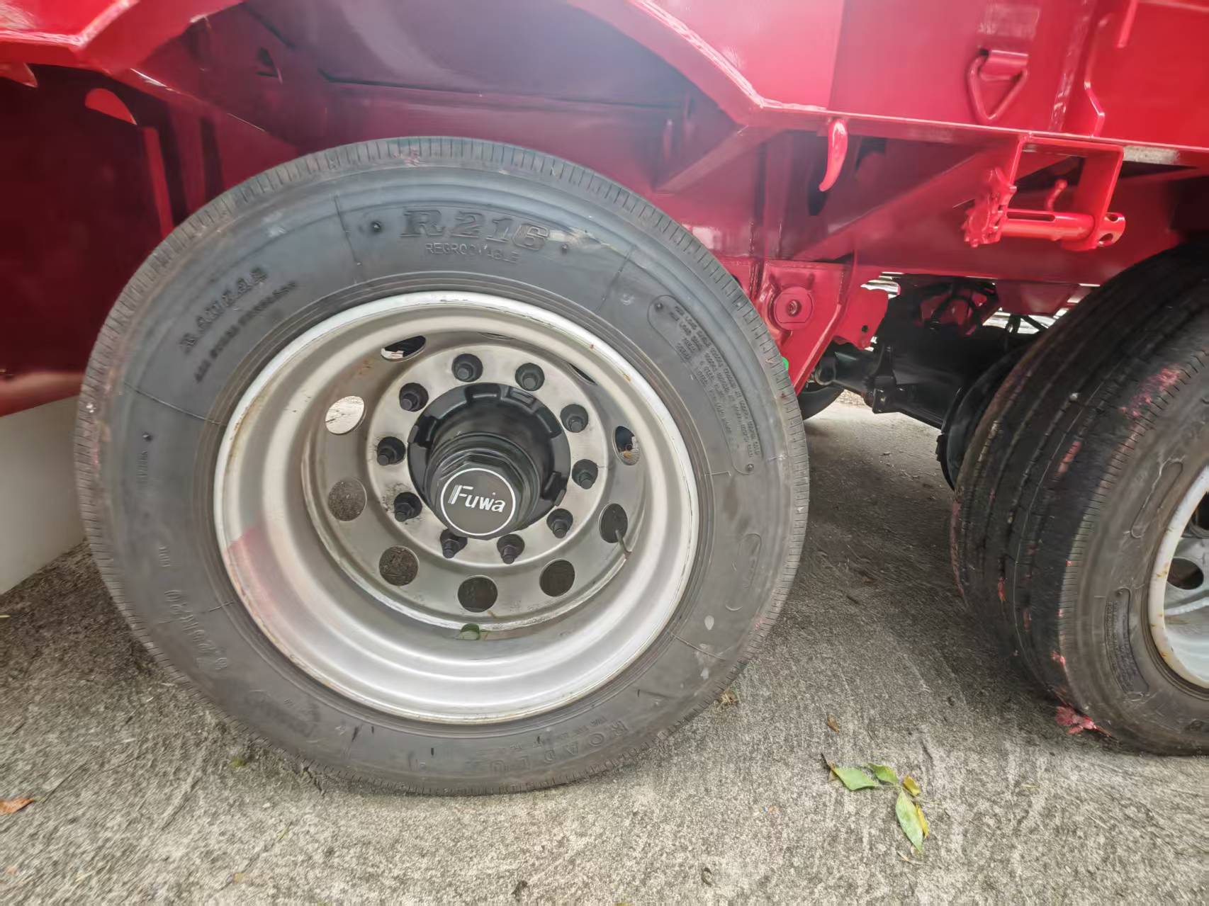 flatbed semi trailer tire