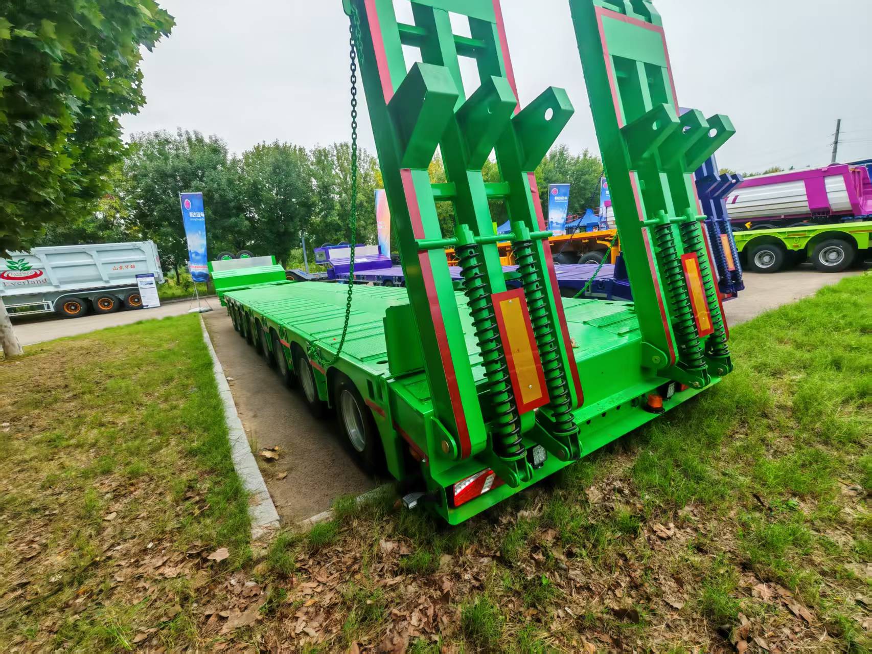 flatbed semi trailer