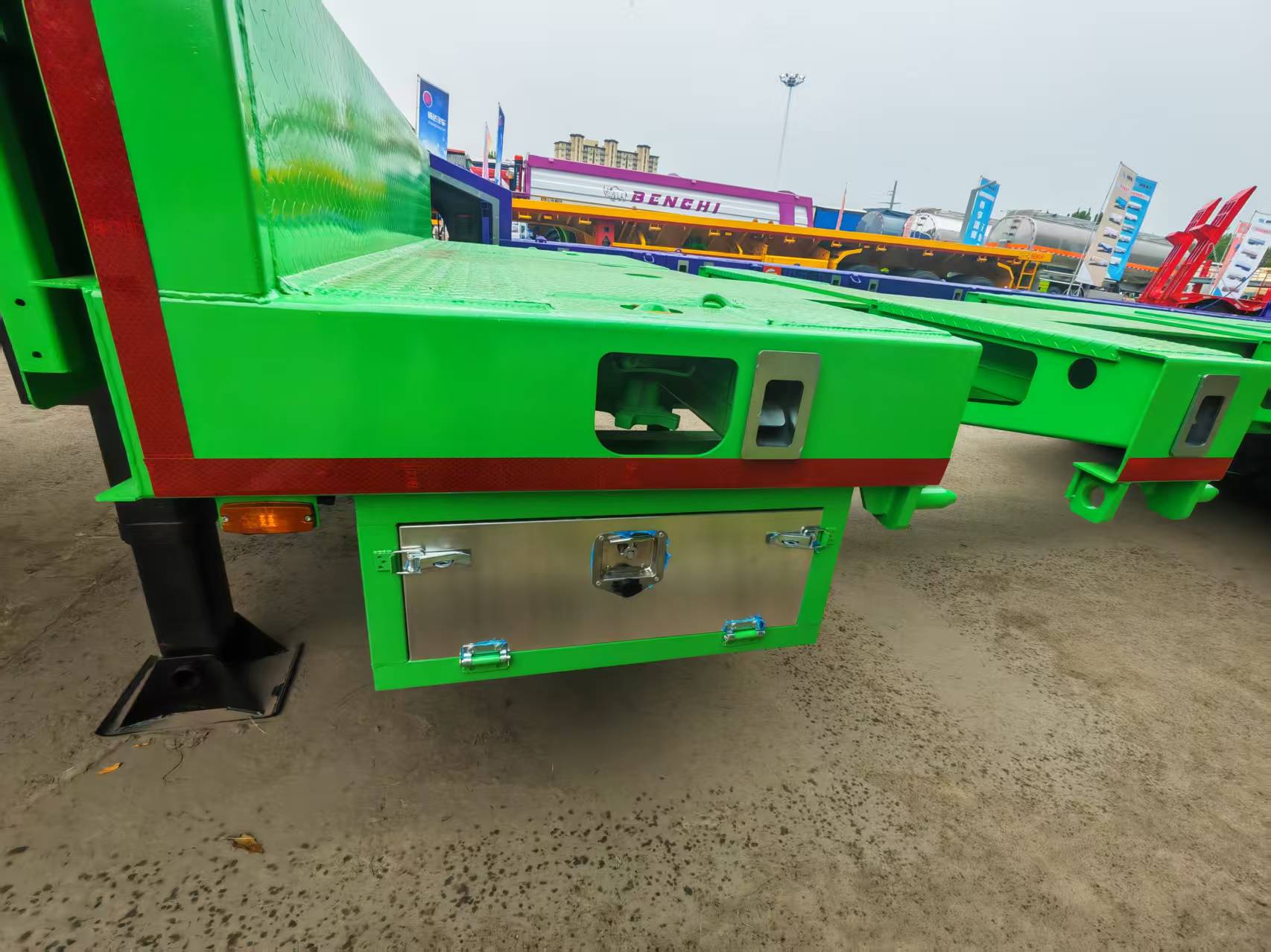 Semi Trailer