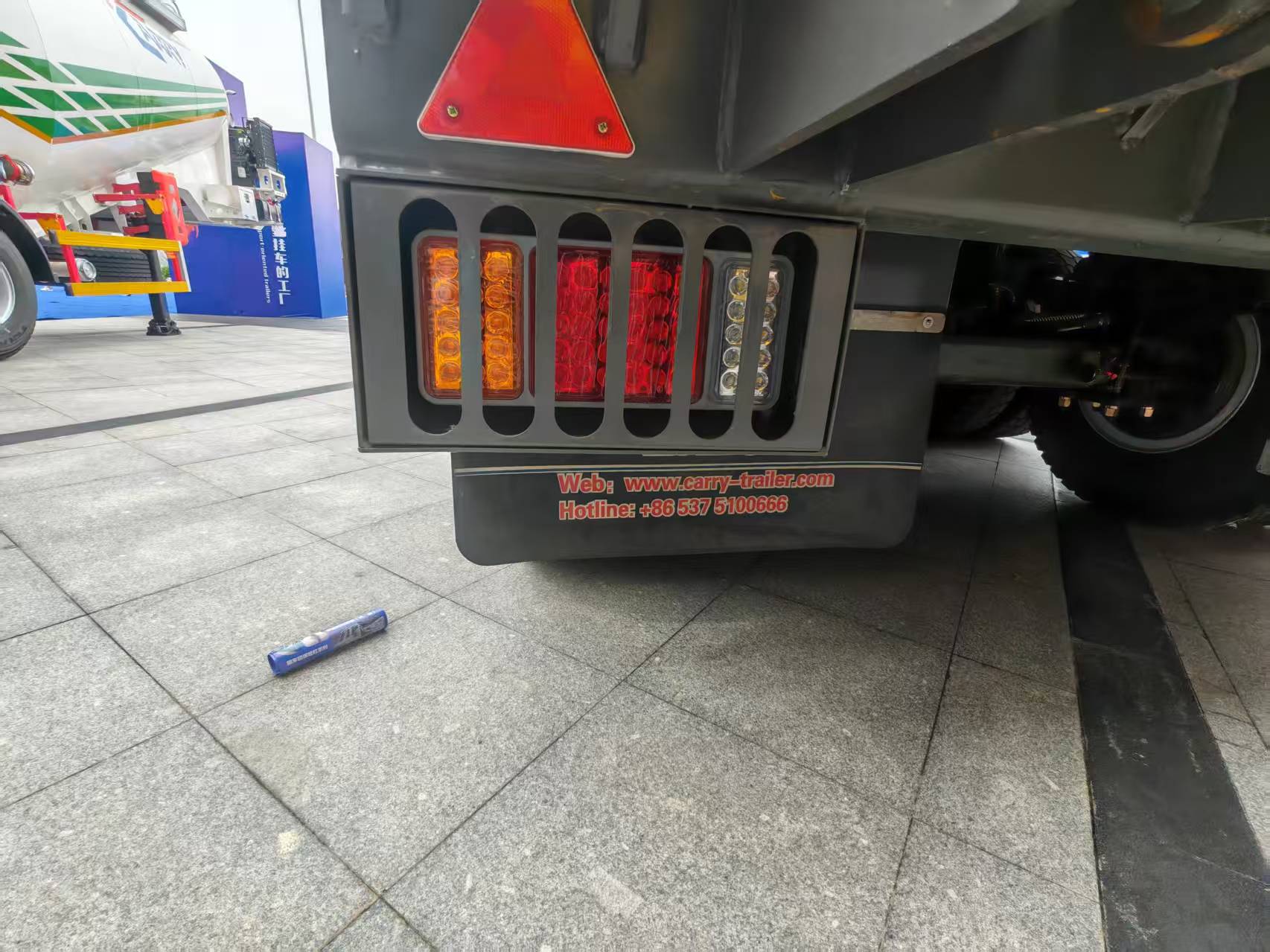 3 Axles 50 Tons Flatbed Semi Trailer Detail Picture