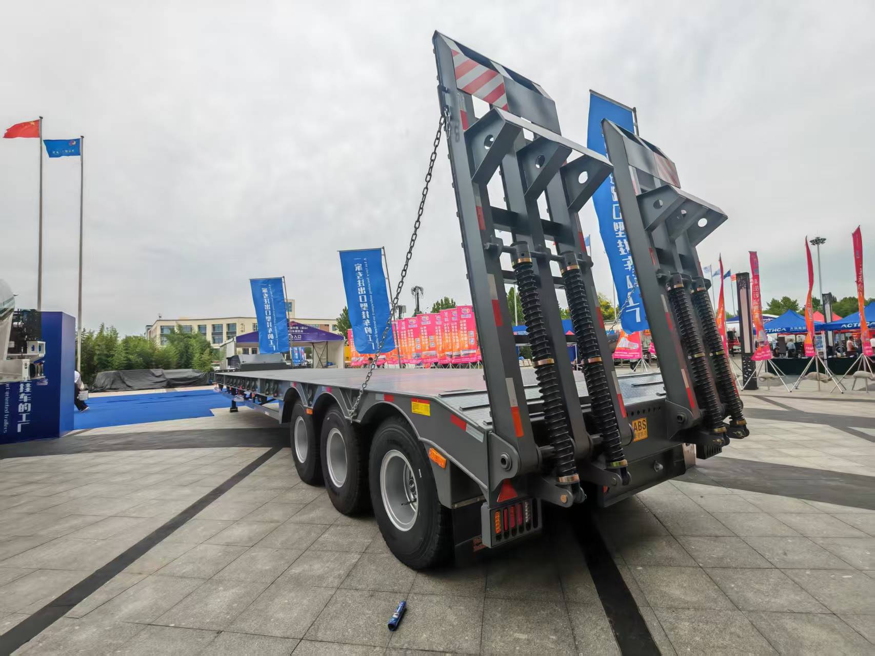 flatbed semi trailer