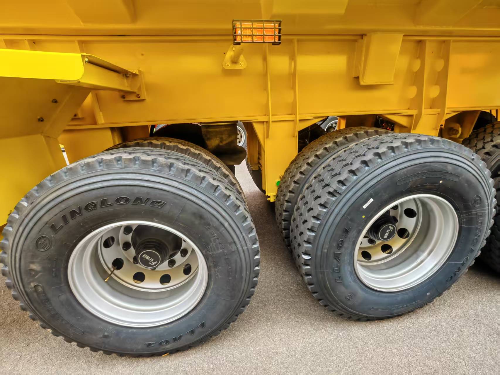 dump semi trailer tires