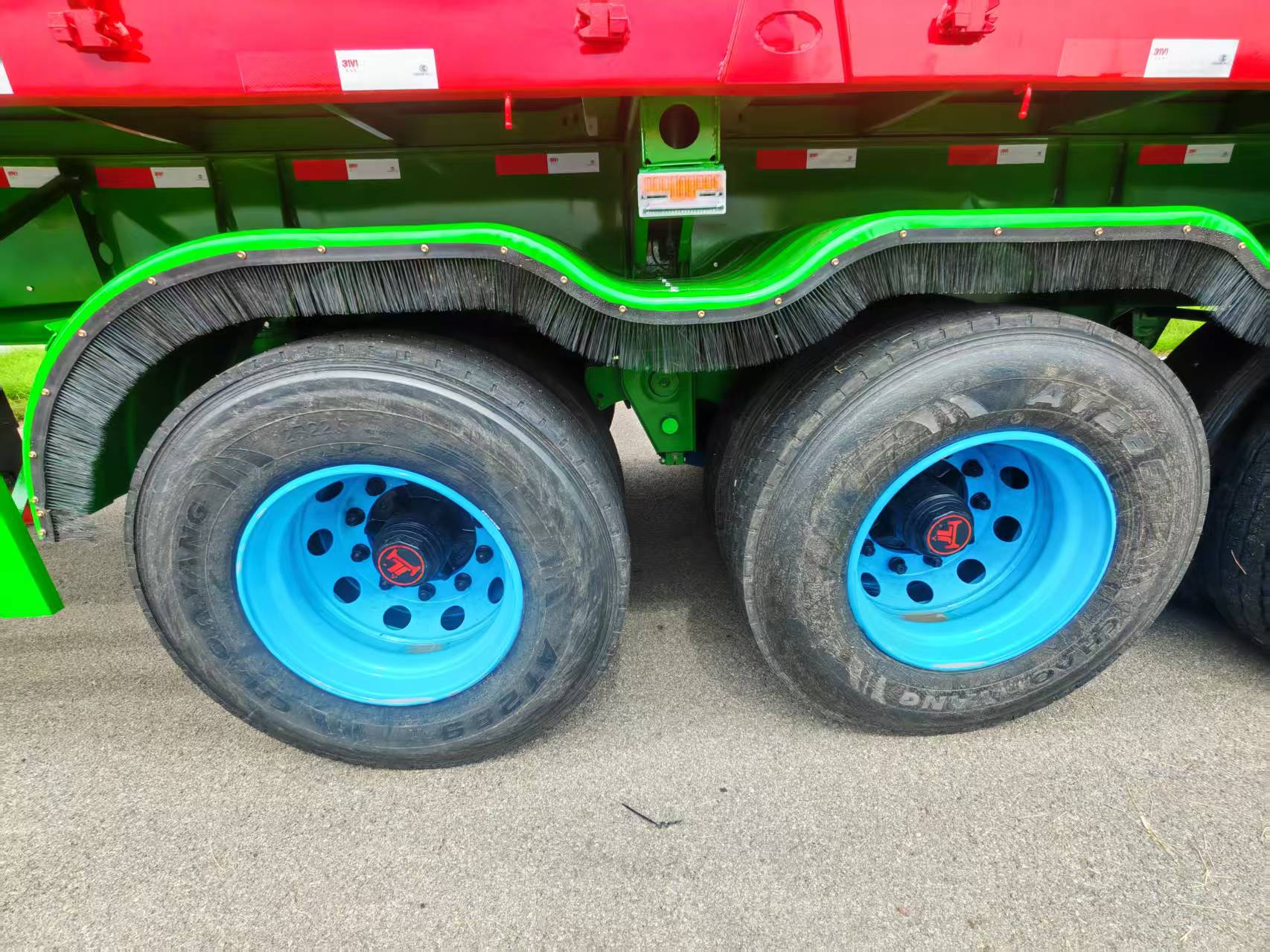 flatbed semi trailer tire