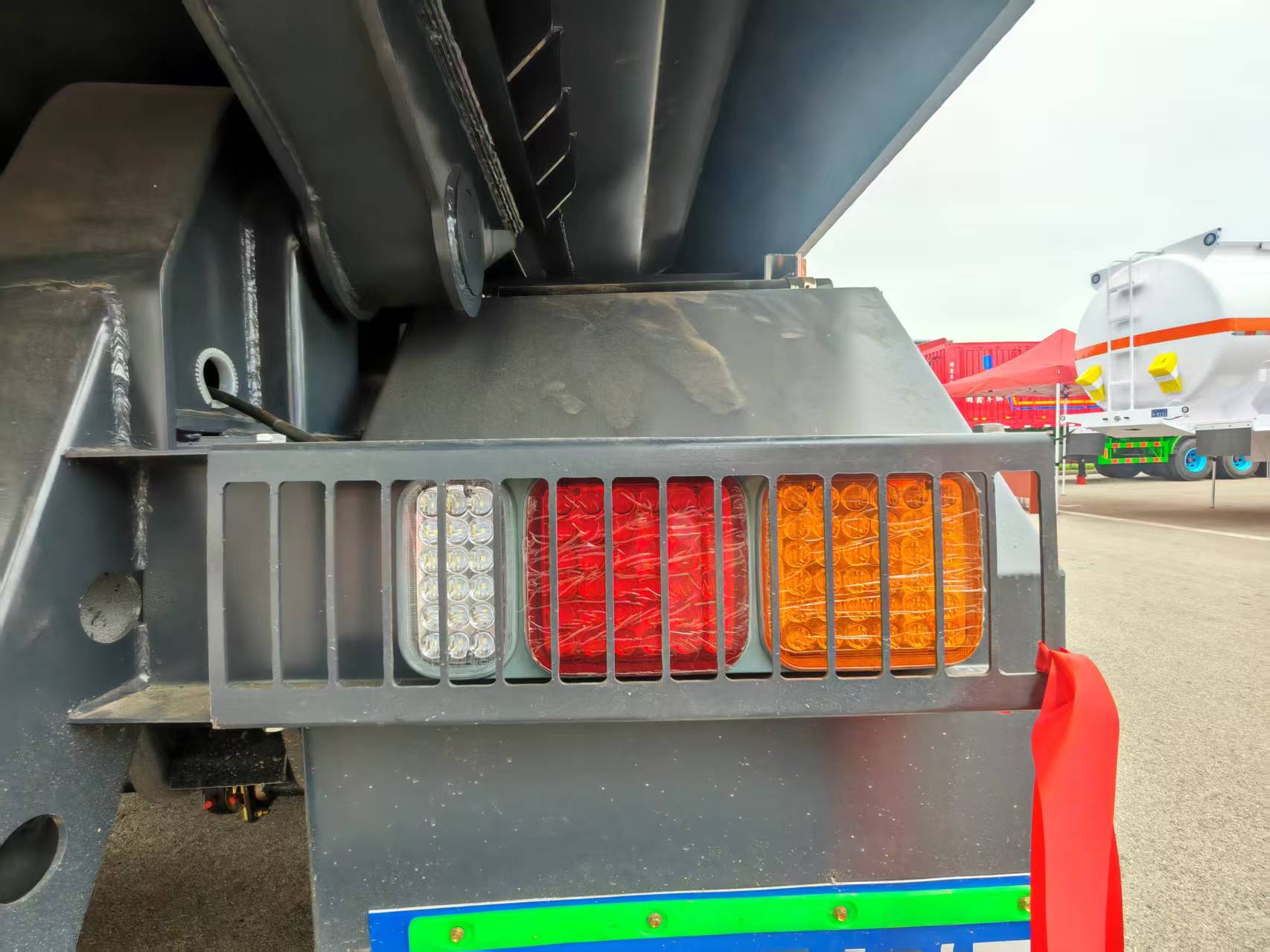 Dump Semi Trailer Detail Picture