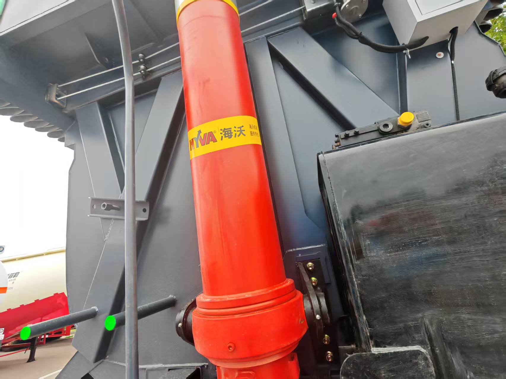 Dump Semi Trailer Detail Picture