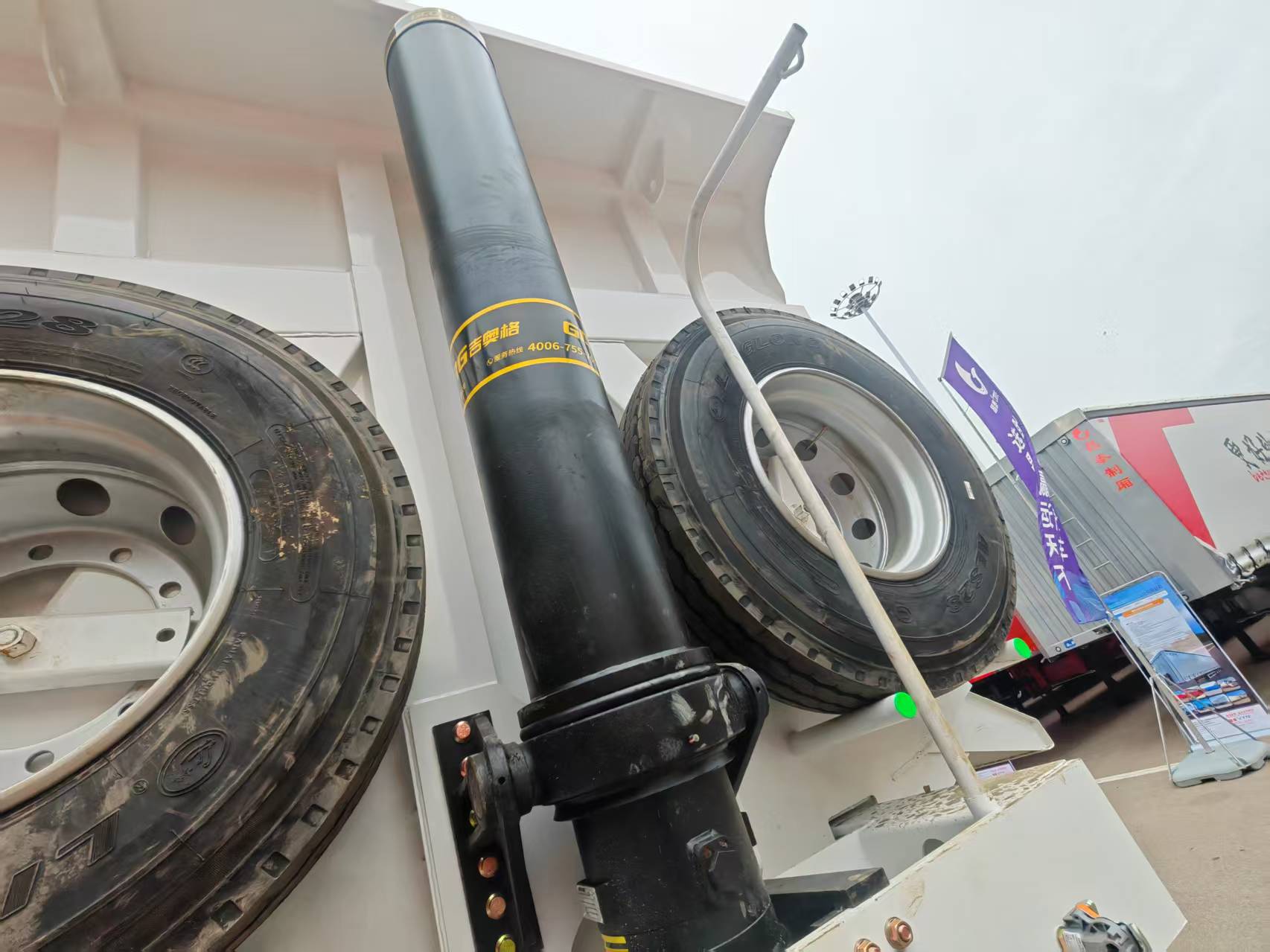 flatbed semi trailer