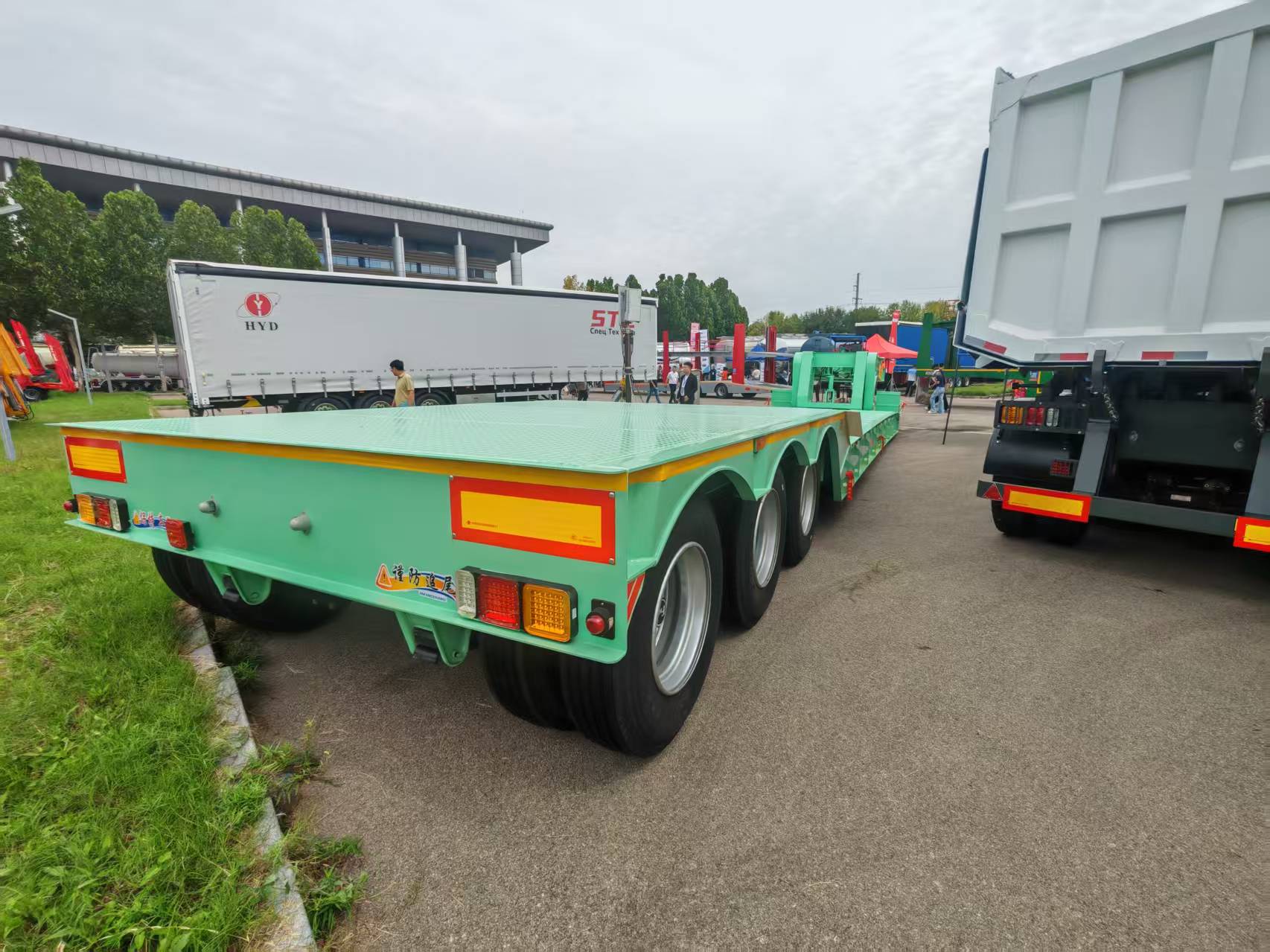 3 axles flatbed semi trailer