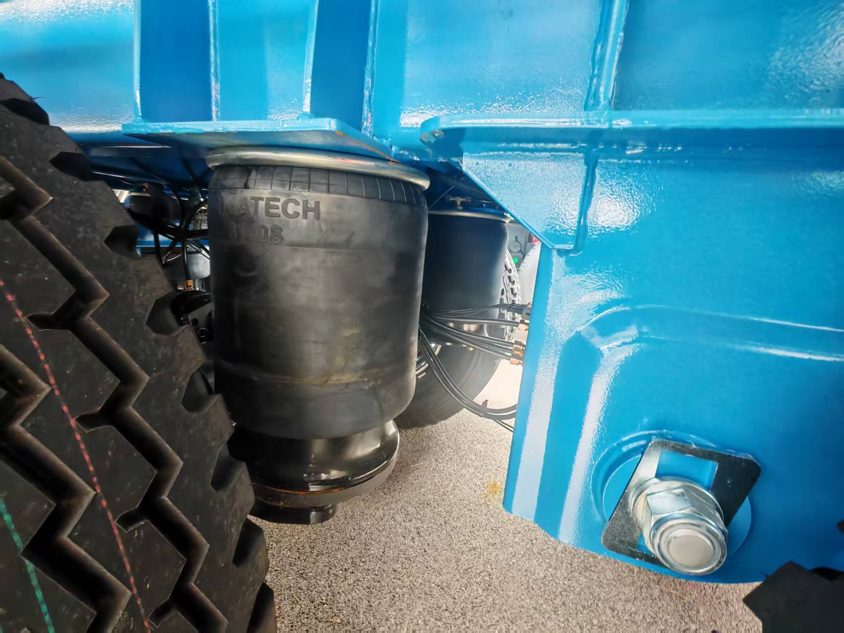 3 Axles 50 Tons Flatbed Semi Trailer Detail Picture