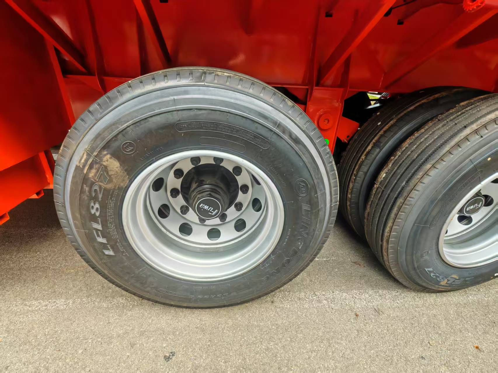 3 Axles 50 Tons Flatbed Semi Trailer Detail Picture