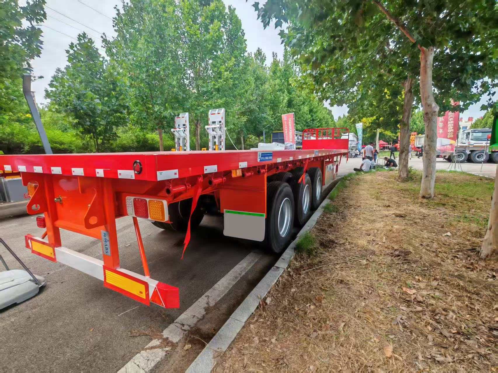 flatbed semi trailer