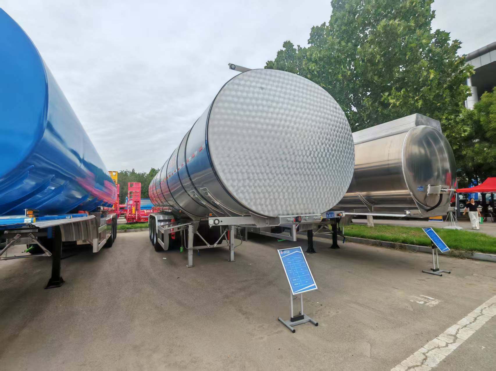 flatbed semi trailer