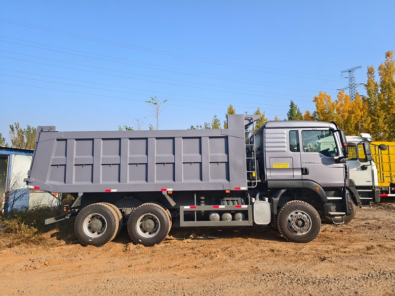 HOWO DUMP TRUCK