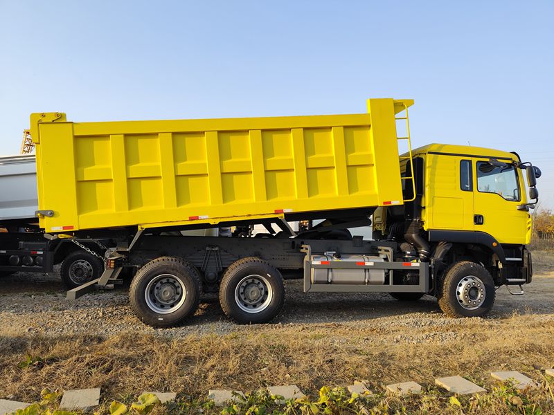 HOWO DUMP TRUCK