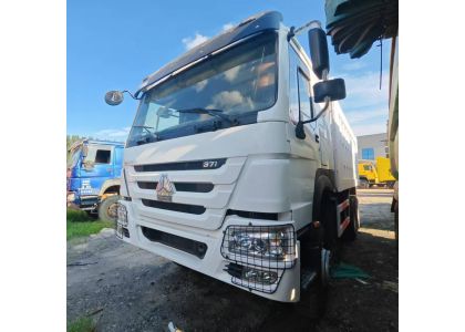 10 Wheels SINOTRUCK 371HP HOWO 6x4 Dump Truck To Senegal