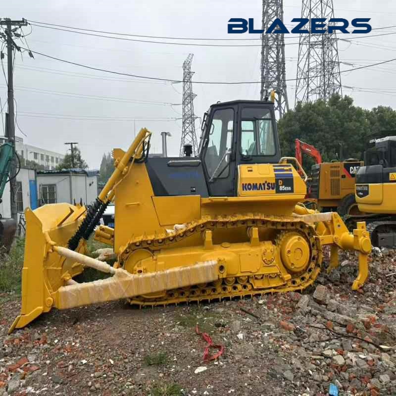 The 2020 second-hand Komatsu 85ESS bulldozer is suitable for highway, railway construction and urban bridge building in Nigeria.