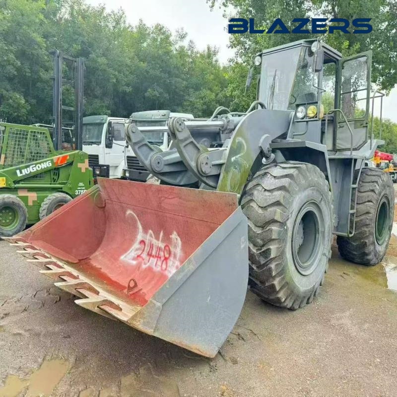 The premium-grade 5-ton class XGMA ZL50 wheel loader is engineered for optimized performance in mining operations