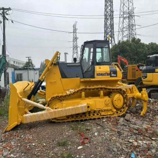 The 2020 second-hand Komatsu 85ESS bulldozer is suitable for highway, railway construction and urban bridge building in Nigeria.