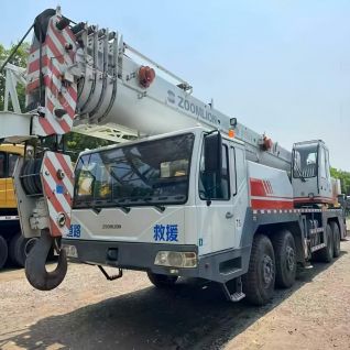 Good Quality Used 50 Ton ZOOMLION QY50V Truck Crane for Engineering Construction