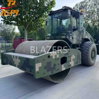 High-quality 26-ton XCMG XS263 single-drum vibratory compactors are selling rapidly in Rwanda, Africa
