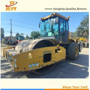 The second-hand 22-ton XCMG XS263J large-road roller is suitable for road subgrade compaction during transportation