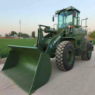 The durable mining edition XCMG LW400K wheel loader is designed for rock loading and unloading