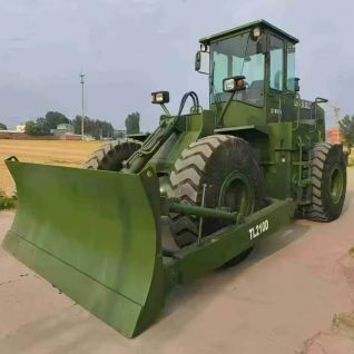 Affordable 18-ton XCMG 210D wheeled bulldozer for road construction