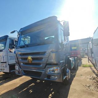 Low Price Used Sinotruk Howo 6x4 Tractor Truck With Euro 2 Emission Trucks For Indonesia