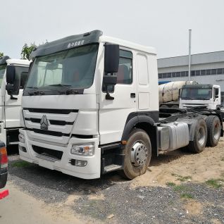 Used Tractor Trucks 375HP 6X4 HOWO Sinotruk Truck 10 Wheel For Liberia