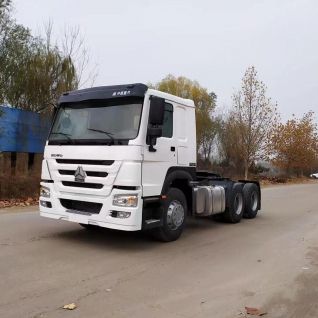 Durable 371HP SINOTRUK HOWO 6X4 Tractor Truck For Tanzania