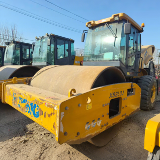 High Quality Secondhand 26-Ton XCMG Road Roller for Construction Work