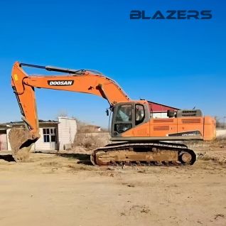 The unrefurbished 38 tons DOOSAN DH380-9C crawler excavator is suitable for mining operations.