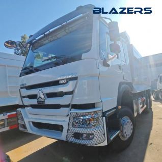 In Stock Used 10 Wheeled SINOTRUCK HOWO 6x4 Dump Truck Logistics Transportation For Papua New Guinea